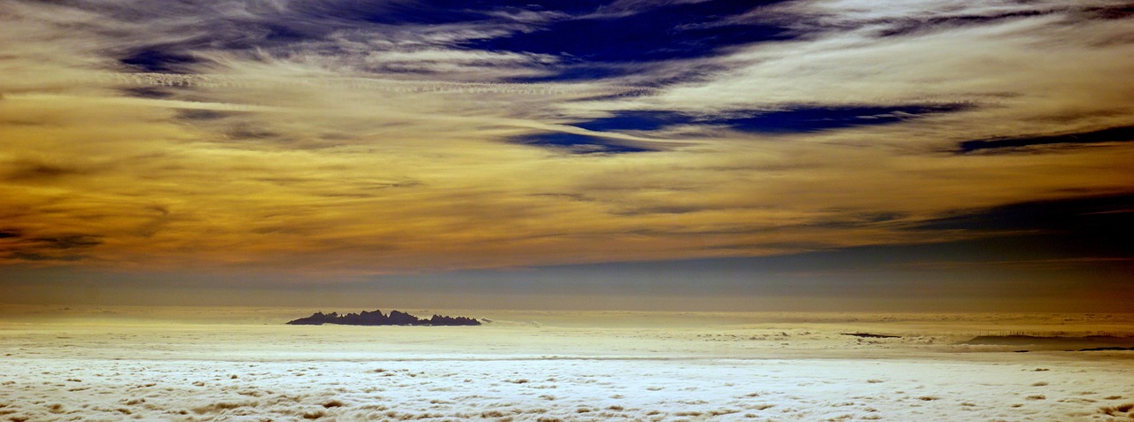 Inversion Table,Advanced Heat and Massage Function,Strength Training Inversion Table for Back Pain Relief,Heavy Duty Inversion Table 350 lbs Capacity with Wider and Thickened Backrest Inversion Table,Advanced Heat and Massage Function,Strength Training Inversion Table for Back Pain Relief,Heavy Duty Inversion Table 350 lbs Capacity with Wider and Thickened Backrest